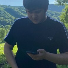 Фотография мужчины Абду, 19 лет из г. Усть-Каменогорск