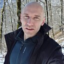 Ten Sin, 44 года