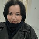 Regina, 41 год