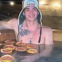 Роман, 25 лет