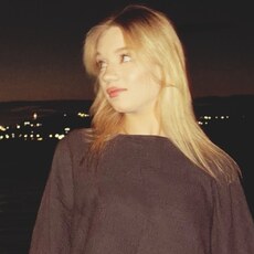 Фотография девушки Карина, 18 лет из г. Энгельс