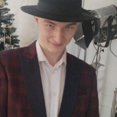 Фотография мужчины Арсений, 19 лет из г. Серпухов