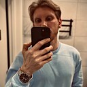 Неизвестно, 32 года