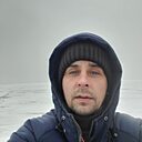 Он, 42 года