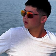 Фотография мужчины Нурик, 18 лет из г. Южно-Сахалинск