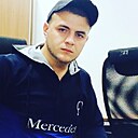 Виктор, 33 года