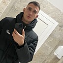 Денис, 24 года