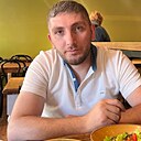 How, 34 года