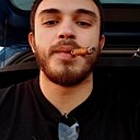 Размик, 22 года