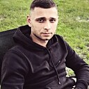 Leo, 31 год