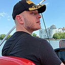 Макс, 33 года