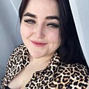 Лі, 26 лет