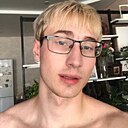 Артём, 22 года