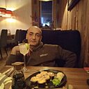 Артур Папикян, 46 лет