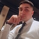 Али Каримов, 33 года