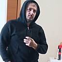 Док Стоматолог, 43 года