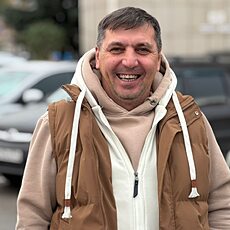 Андрей, 48 из г. Челябинск.