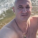 Ден, 42 года