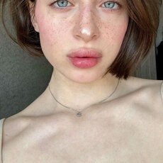 Фотография девушки Лиза, 19 лет из г. Ханты-Мансийск