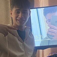Фотография мужчины Максим, 19 лет из г. Томск