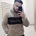 Исса, 25 лет