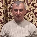 Гаро, 40 лет