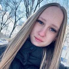 Фотография девушки Ульянка, 18 лет из г. Благовещенск