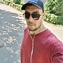Юрий, 33 года