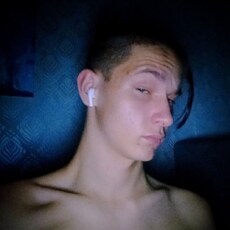 Фотография мужчины Толя, 19 лет из г. Иркутск