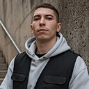 Денис, 22 года