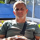 Лев, 42 года