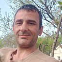 Лев, 47 лет