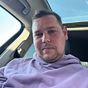 Ден, 32 года