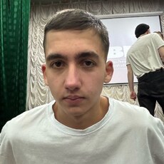 Фотография мужчины Денис, 18 лет из г. Энгельс