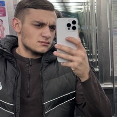 Фотография мужчины Артем, 19 лет из г. Курган