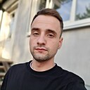 Лев, 27 лет