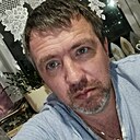 Mak Sim, 44 года
