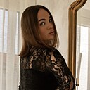 Риана, 22 года