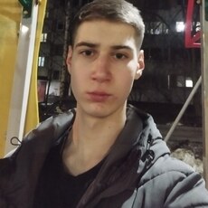 Фотография мужчины Илья, 18 лет из г. Санкт-Петербург