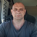 Den, 44 года