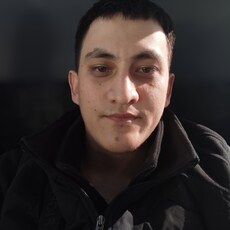 Фотография мужчины Oybek, 25 лет из г. Вохтога