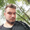 Den, 34 года