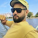 عالم, 41 год
