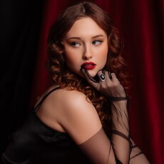Фотография девушки Полина, 18 лет из г. Воронеж