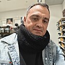 Emilio, 44 года
