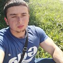 Илхом, 20 лет