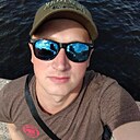 Den, 32 года