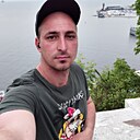 Антон, 33 года