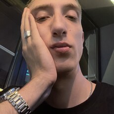 Анатолий, 21 из г. Саратов.