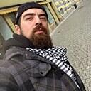 Hake, 32 года